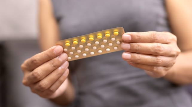 В чём разница между естественным и контрацептивным подходом?